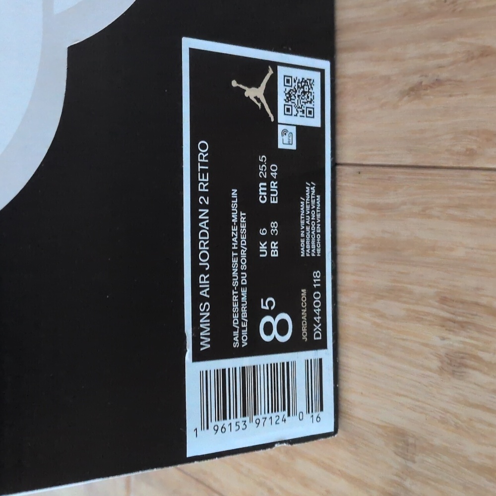 ✨ NIB Air Jordan 2 Women's Retro High Tops Desert Sunset Haze Color Size US 8.5 - Picture 4 of 6